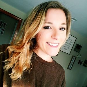 Meet your Posher, Elaina